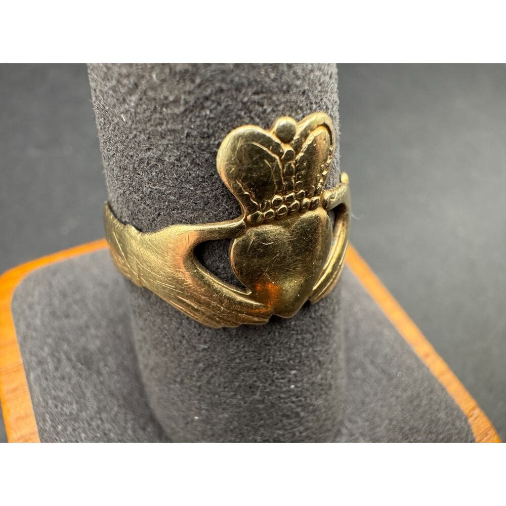 Vintage Solid 9k Yellow Gold Claddagh Ring Irish English Size 9.5 - Picture 2 of 11